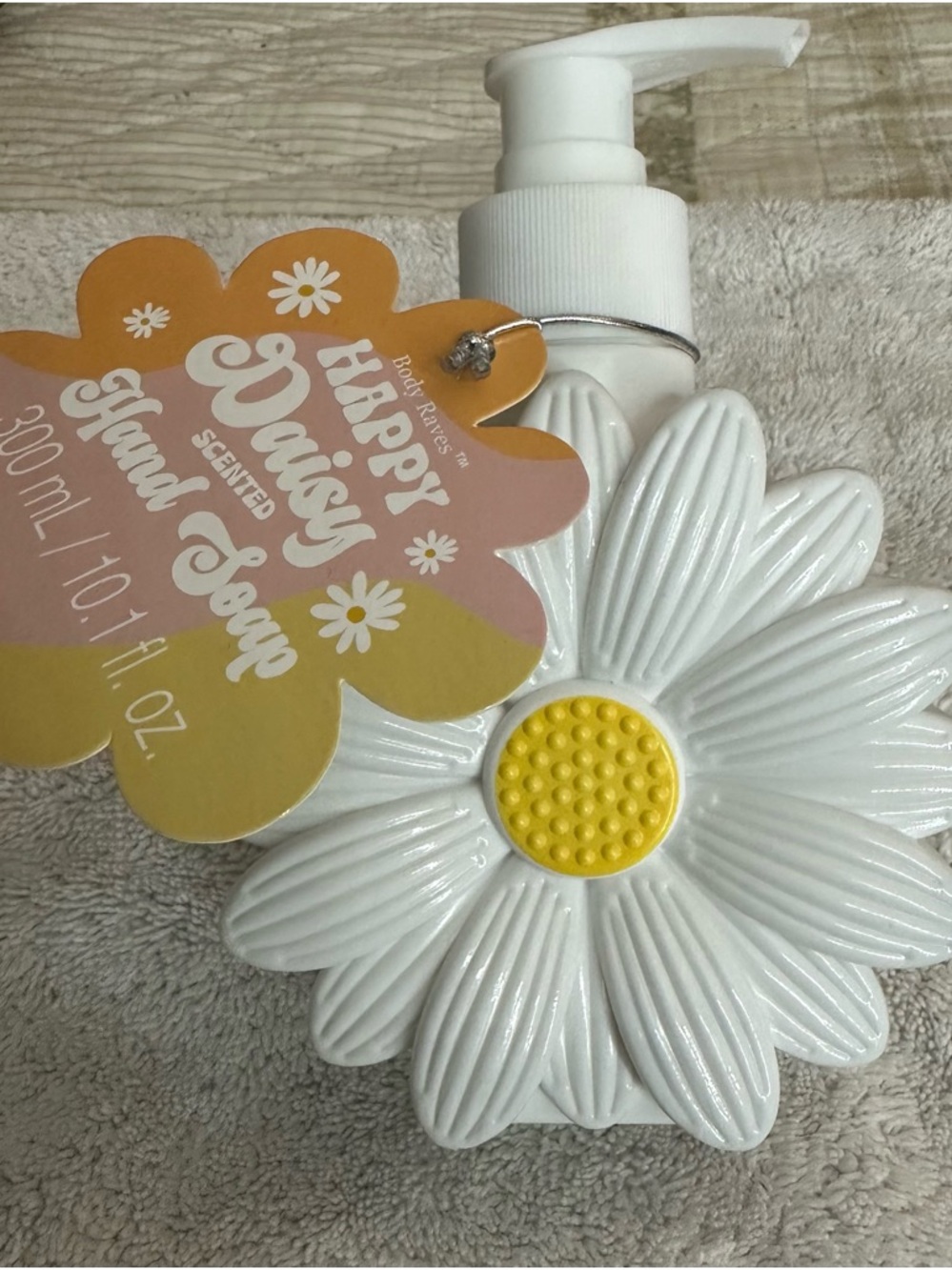 Happy Daisy Scented Hand Soap Pump - White & Yellow